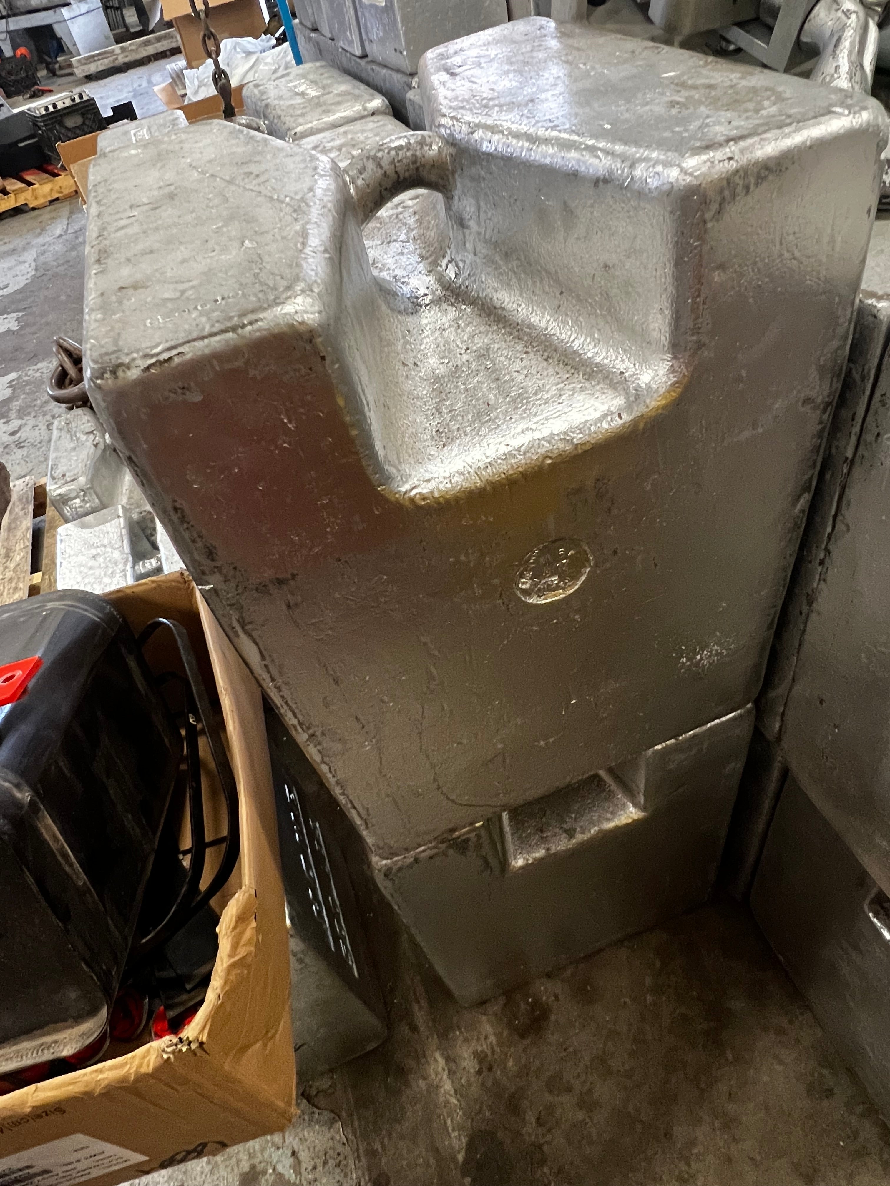 Used Non-Branded 1,000 lb Test Weights, 2 Available - For Sale in Michigan