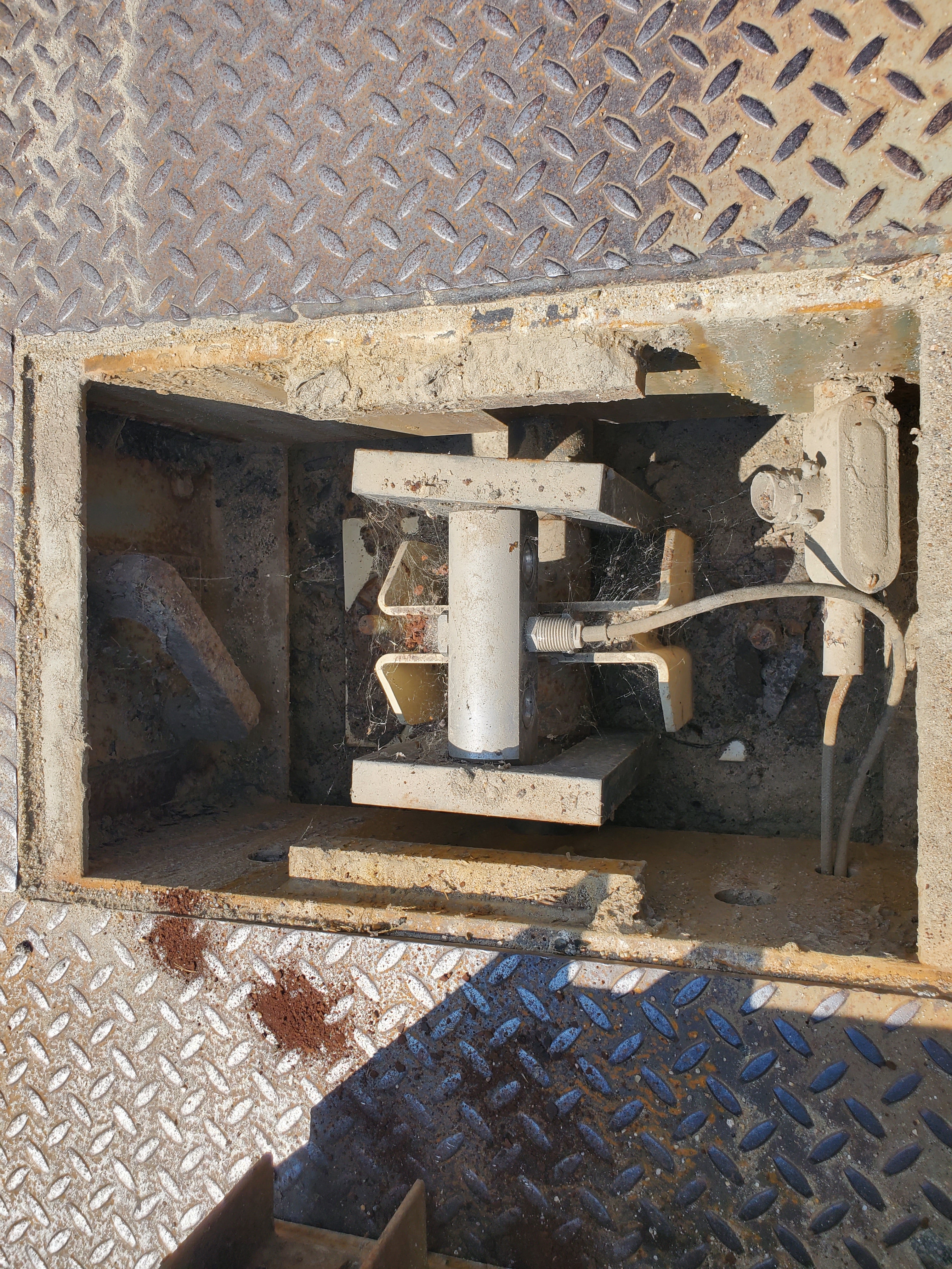 Used Cardinal EPR Steel Deck Truck Scale, 70’ x 11’ - Available In Virginia (Model 13570-EPR+)