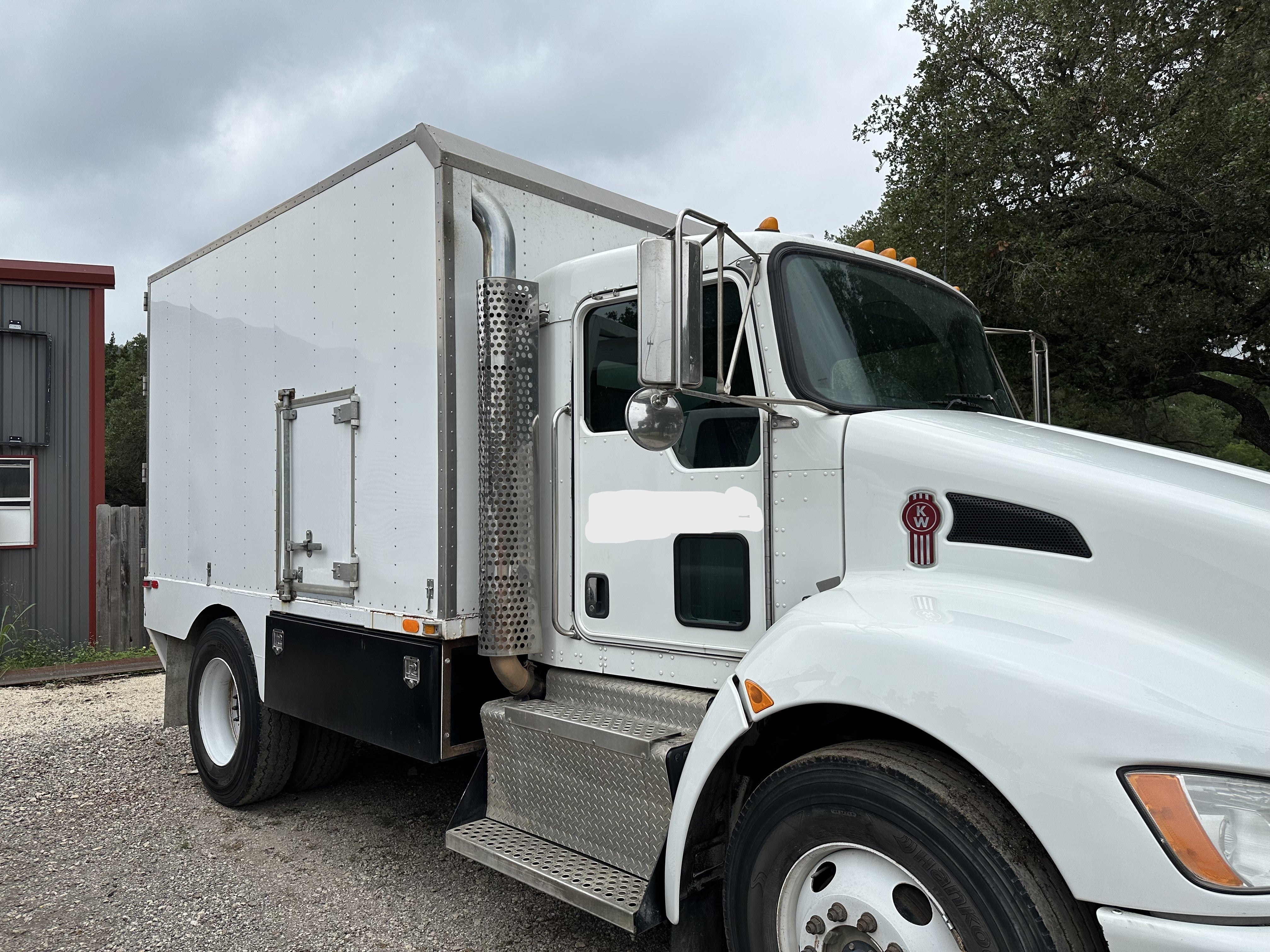 Used 2014 Kenworth Box Test Truck w/Hoist