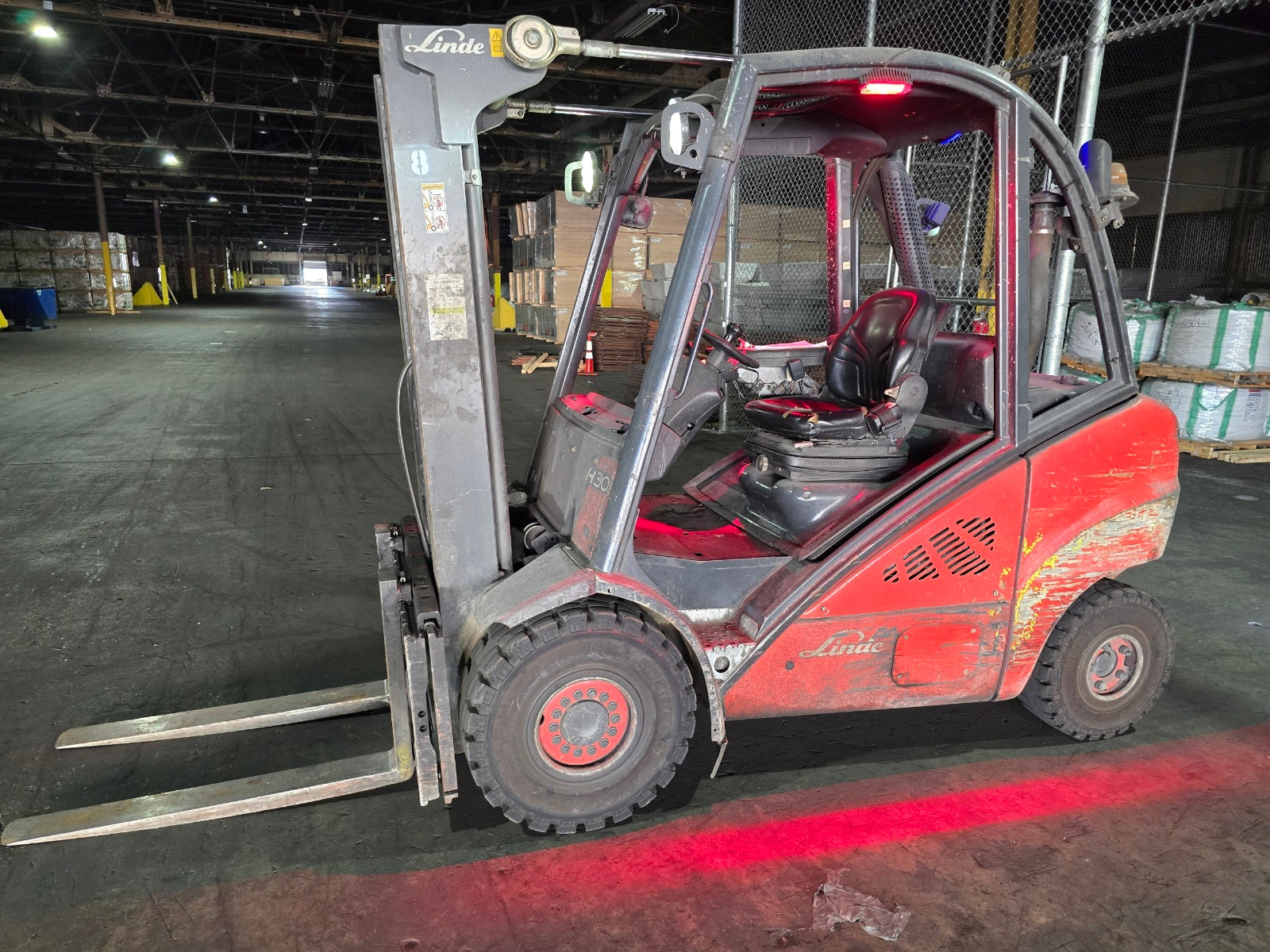 Lot of Used Linde Forklifts Models H50 (7 units) and H30 (1 unit)