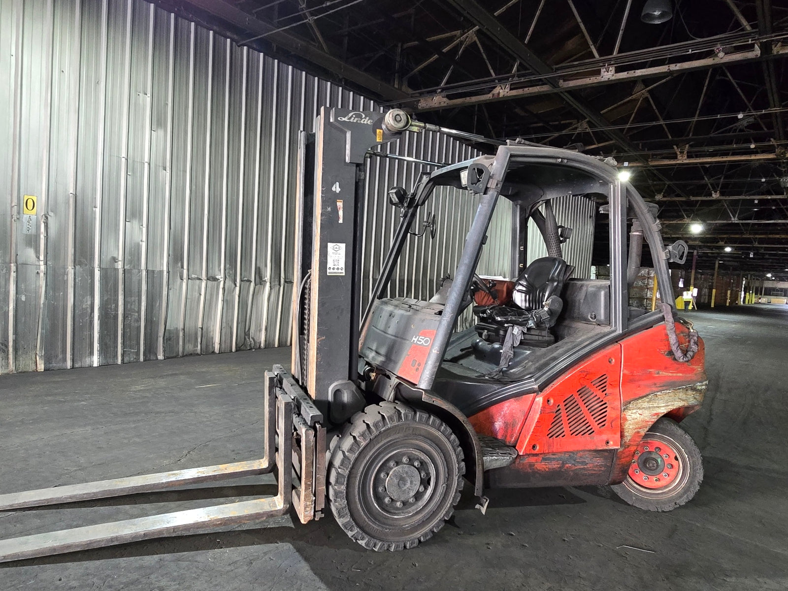 Lot of Used Linde Forklifts Models H50 (7 units) and H30 (1 unit)