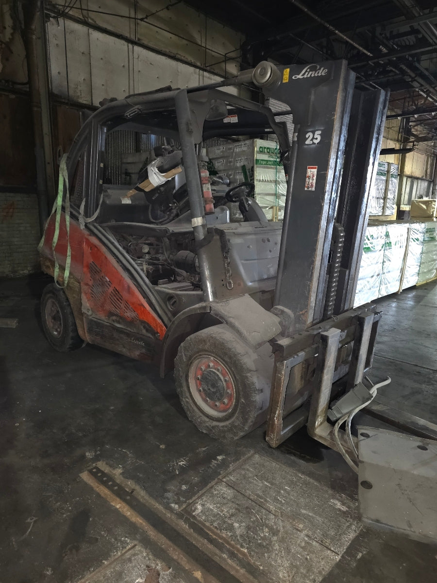 Lot of Used Linde Forklifts Models H50 (7 units) and H30 (1 unit)