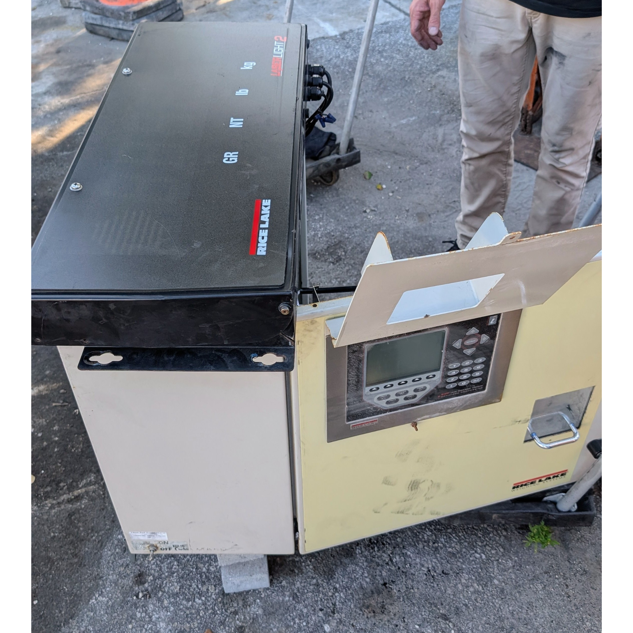 Used 2022 Rice Lake RoughDeck AX-1 Axle Scale and Ramps (8x10) Solar