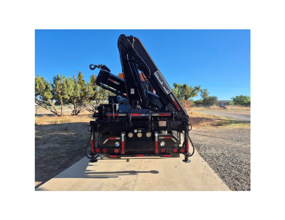 Morgan 102-1 crane and hydraulic outriggers
