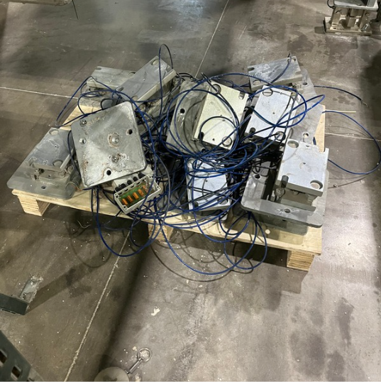 Lot of (32) Used Thame Side T20 Load Cells & Mounts - For Sale In Texas