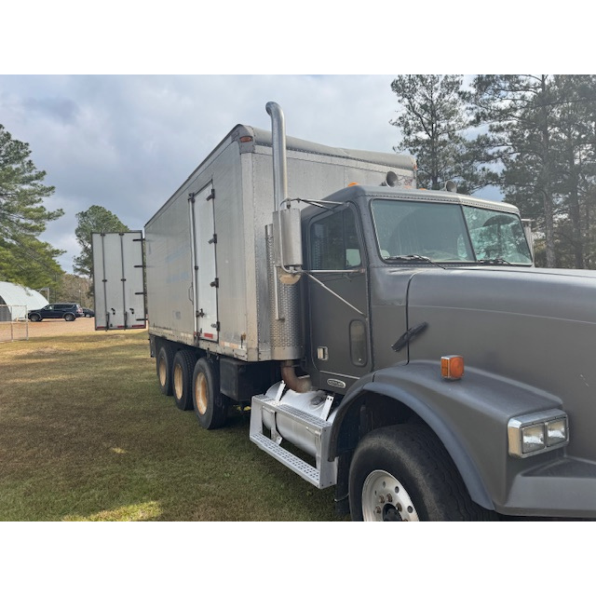 Used 1997 Freightliner Test Truck with Telescoping Boom Crane – For Sale in Mississippi
