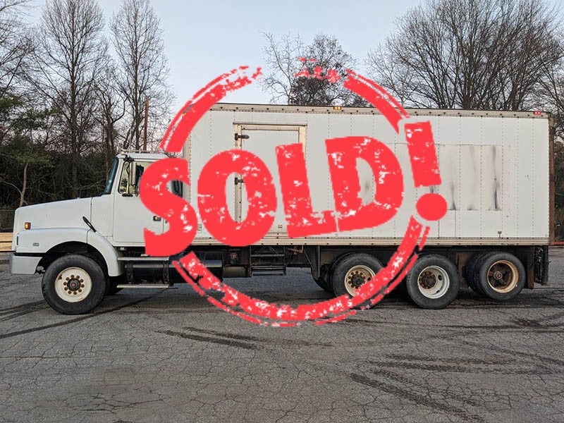 Used 24 Foot Long Box Truck with Built-In Hydraulic Crane - For Sale in New Jersey