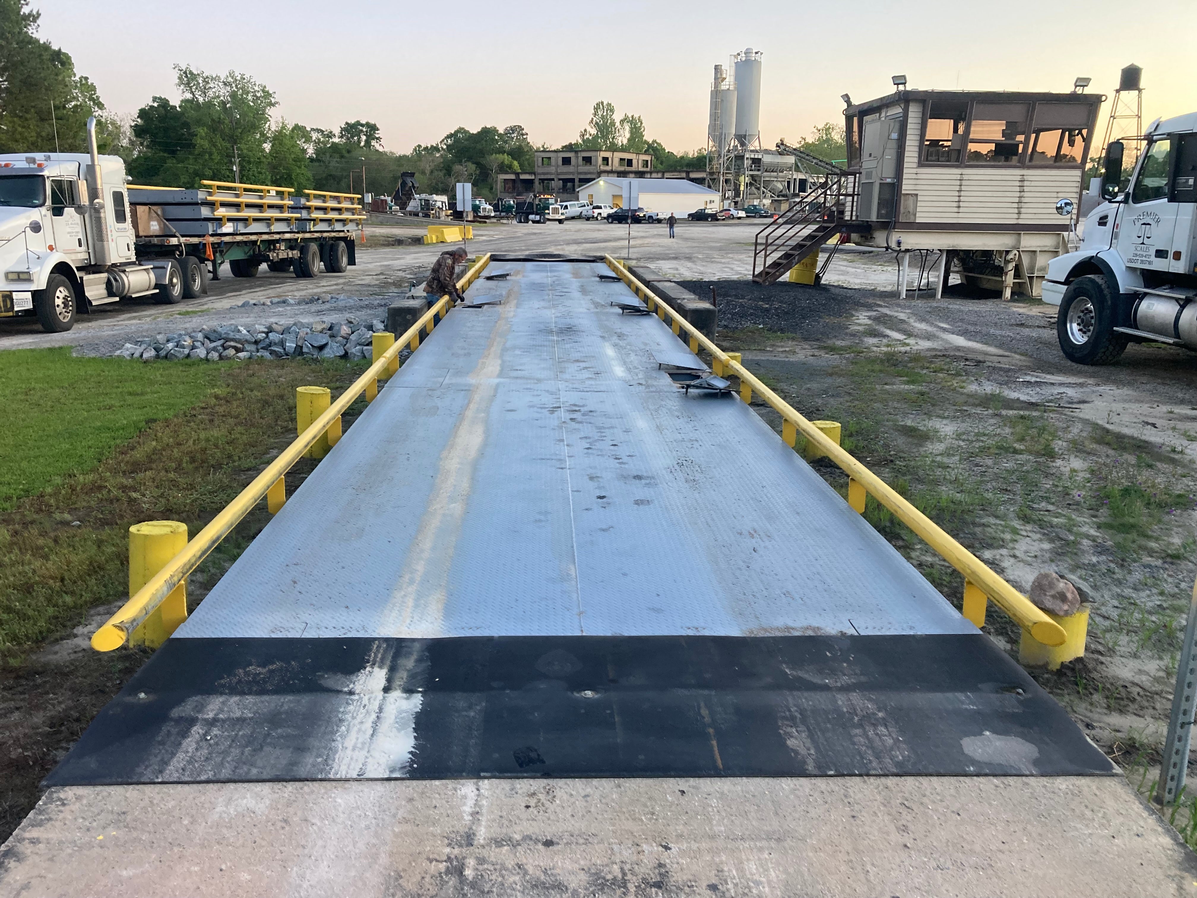 Nearly New Mid-America TS Series Steel Deck Truck Scale, 80 x 10 w/10 Year Warranty - For Sale in Georgia