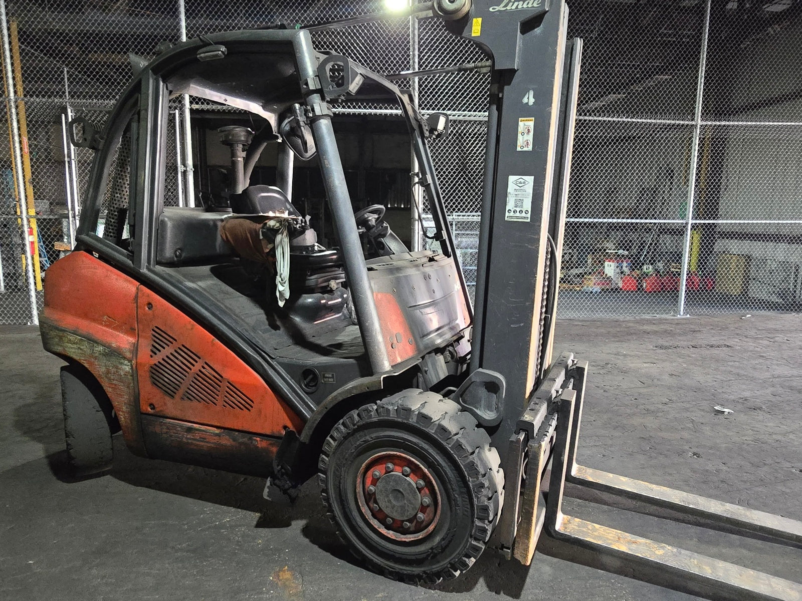 Lot of Used Linde Forklifts Models H50 (7 units) and H30 (1 unit)