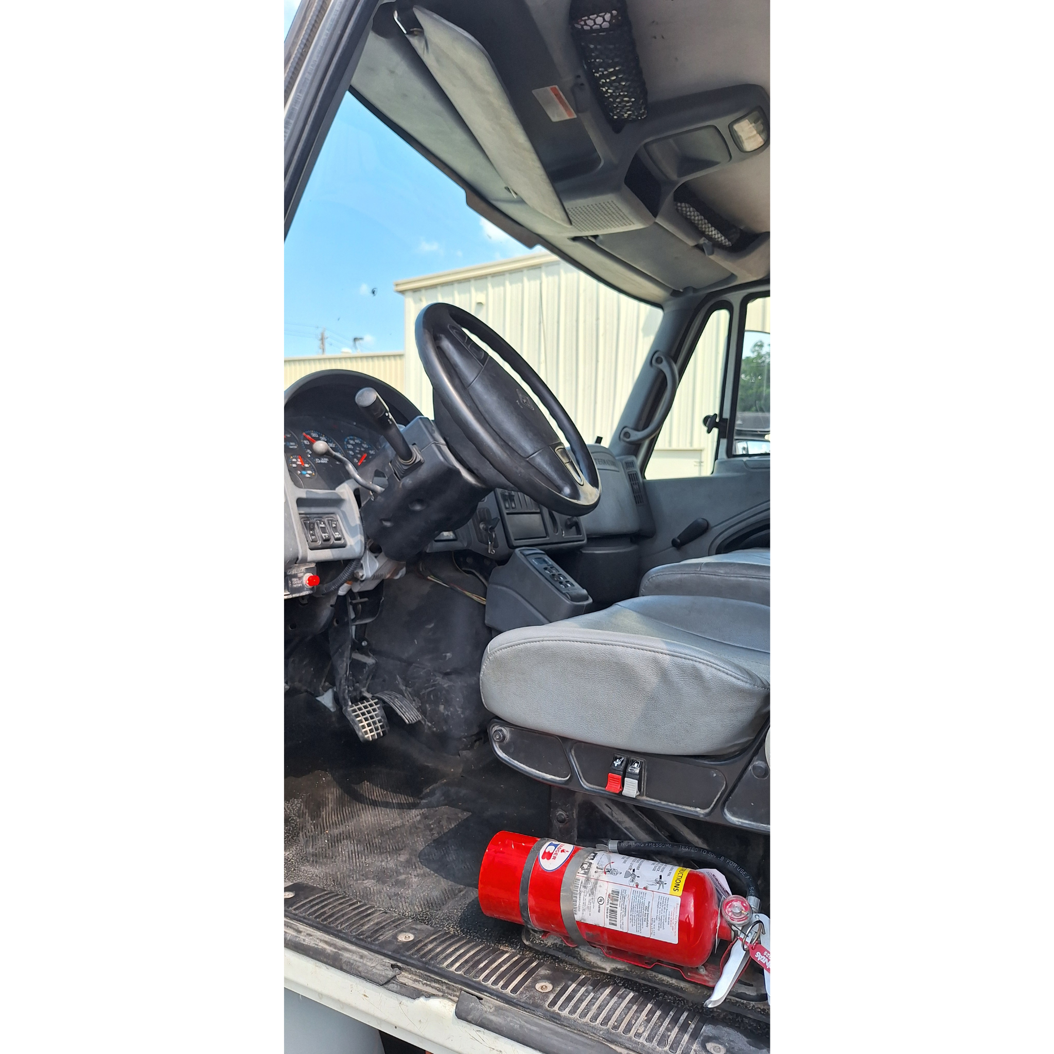 2007 International 4400 Test Truck with IMT 725-2H Crane – Texas