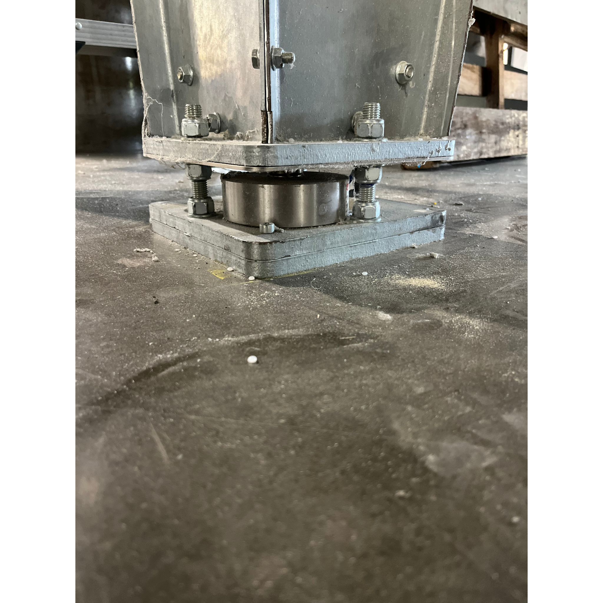 Lot of (32) Used Thame Side T20 Load Cells & Mounts - For Sale In Texas