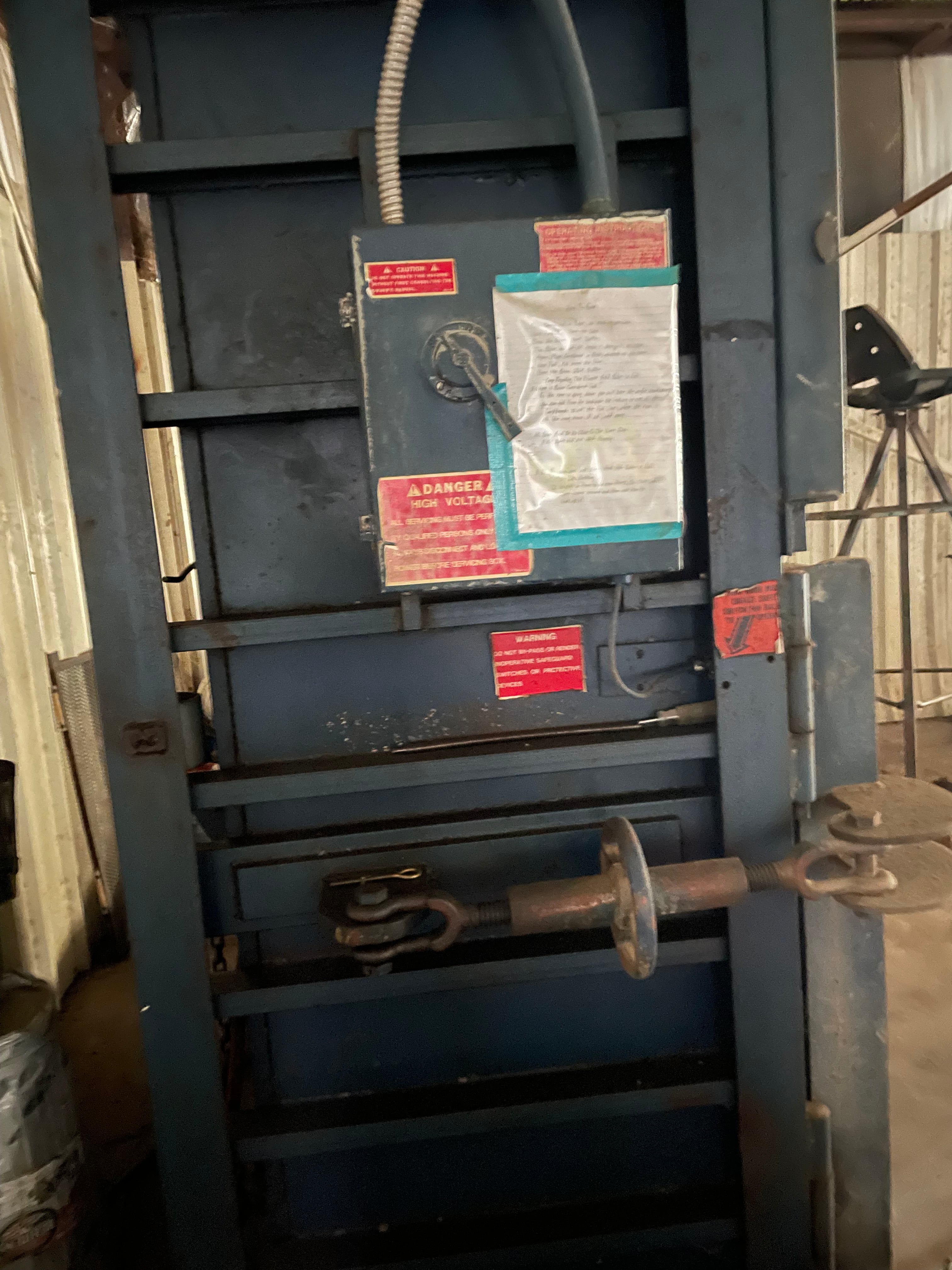 Used Piqua HD2200 High Density Vertical Baler - For Sale In Louisiana