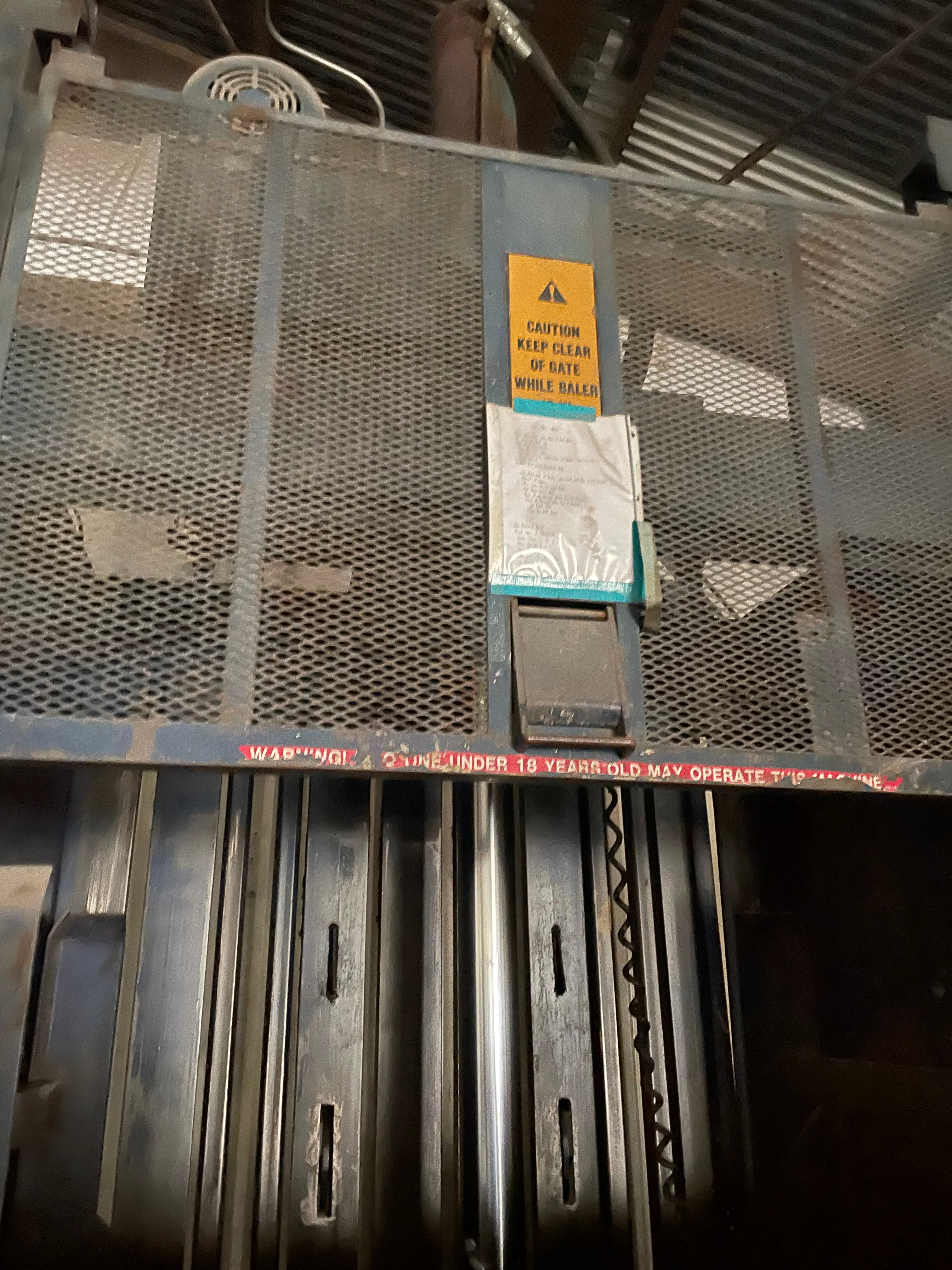 Used Piqua HD2200 High Density Vertical Baler - For Sale In Louisiana