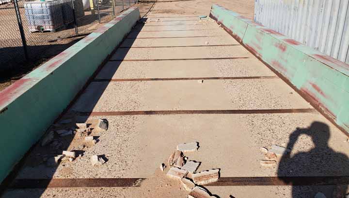 Used Southwestern Sidewinder Concrete Deck Truck Scale 80 x 11 - Arizona