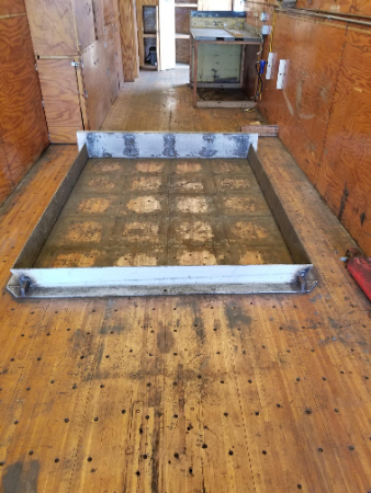 Used Trailmobile 45' Box Trailer with hydraulic crane - For Sale in Iowa