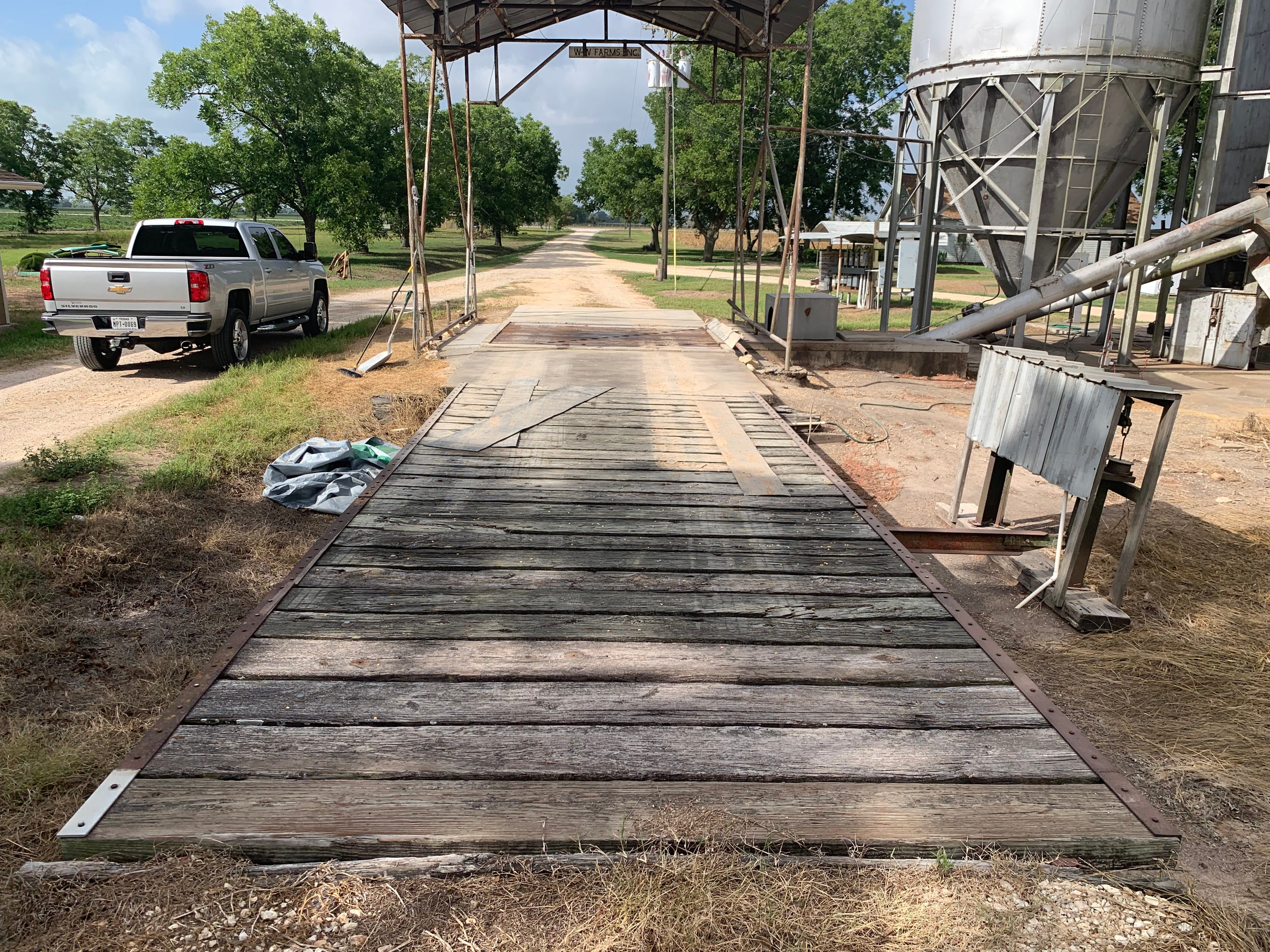 Used Howe Mechanical Truck Scale 25 x 10 - For Sale in Texas